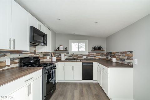 Tiny photo for 553 Purdue Avenue, Elyria, OH 44035 (MLS # 5180094)