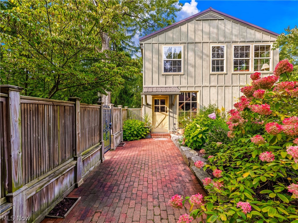 Medina - Residential