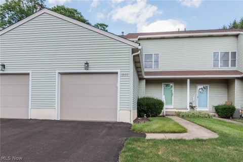 Condo For Sale - 1900 Lillian Road<br/> Stow, OH 44224