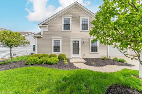 Homes For Sale - 8708 Wakefield Run<br/> North Ridgeville, OH 44039