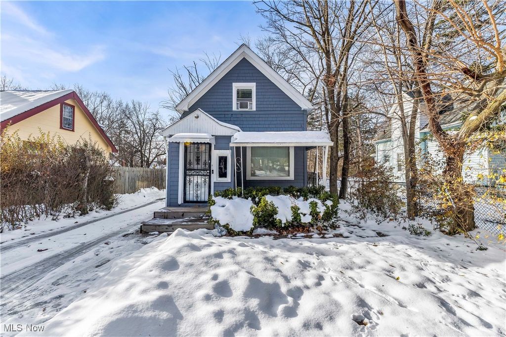 Photo of 4232 E 163rd Street, Cleveland, OH 44128 (MLS # 5176457)