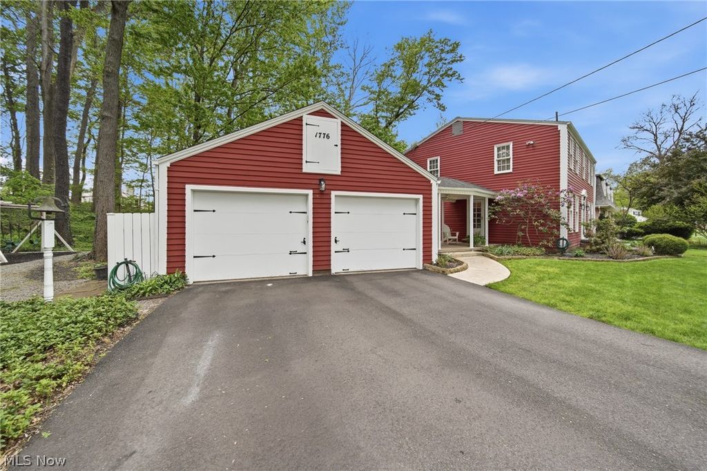 Photo of 1776 Amarillo Street NW, North Canton, OH 44720 (MLS # 5207572)