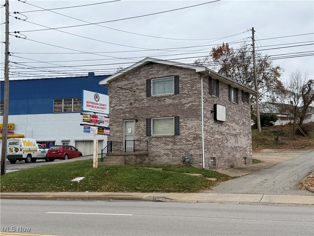 Highly Visibly office location ready to be occupied!!! This stand alone building sits on top of Market Street with great visibility to all traffic going to and from downtown Steubenville. This location has great signage opportunity for exposure. The layout is conducive to most types of professional office space, comes with private parking, and is ready to be occupied!! There is a full basement for storage, a conference room and private office as well. Please call for a tour and see if this is the place for you!!!