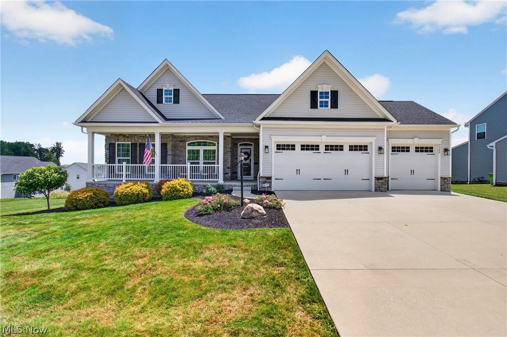 Photo of 7390 Emerald Glen Avenue NW, Canal Fulton, OH 44614 (MLS # 5224024)