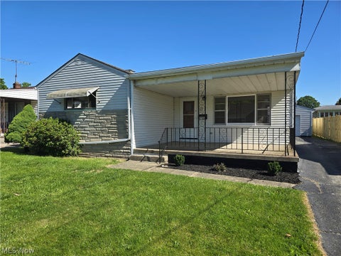 Homes For Sale - 1122 Detroit Avenue<br/> Youngstown, OH 44502