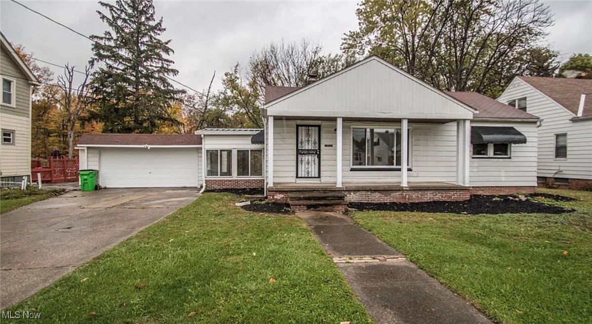 13531 Cranwood Park Boulevard, Cleveland, Ohio image 1