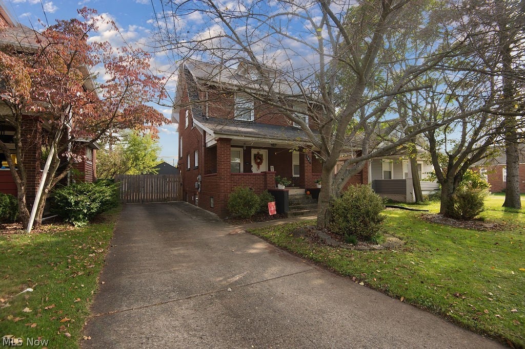 107 N Hartford Avenue