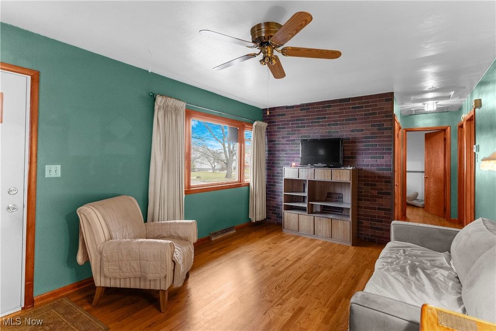 Photo of 1145 Doris Drive, Hubbard, OH 44425 (MLS # 5181124)