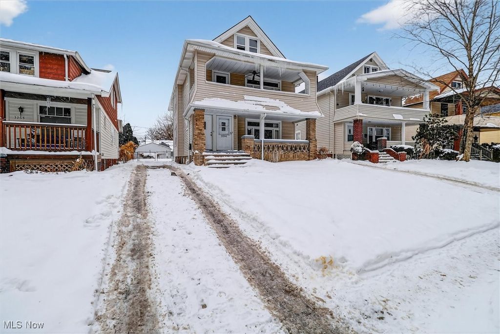 Photo of 3264 W 130th Street, Cleveland, OH 44111 (MLS # 5184995)