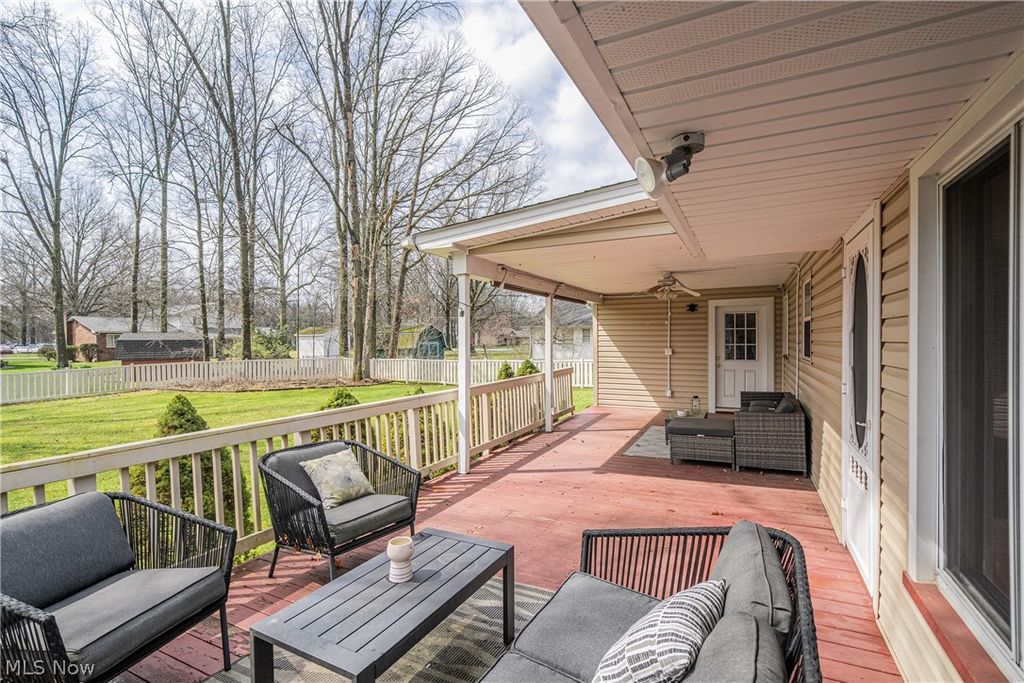 Photo of 375 Sleepy Hollow Drive, Canfield, OH 44406 (MLS # 5198185)