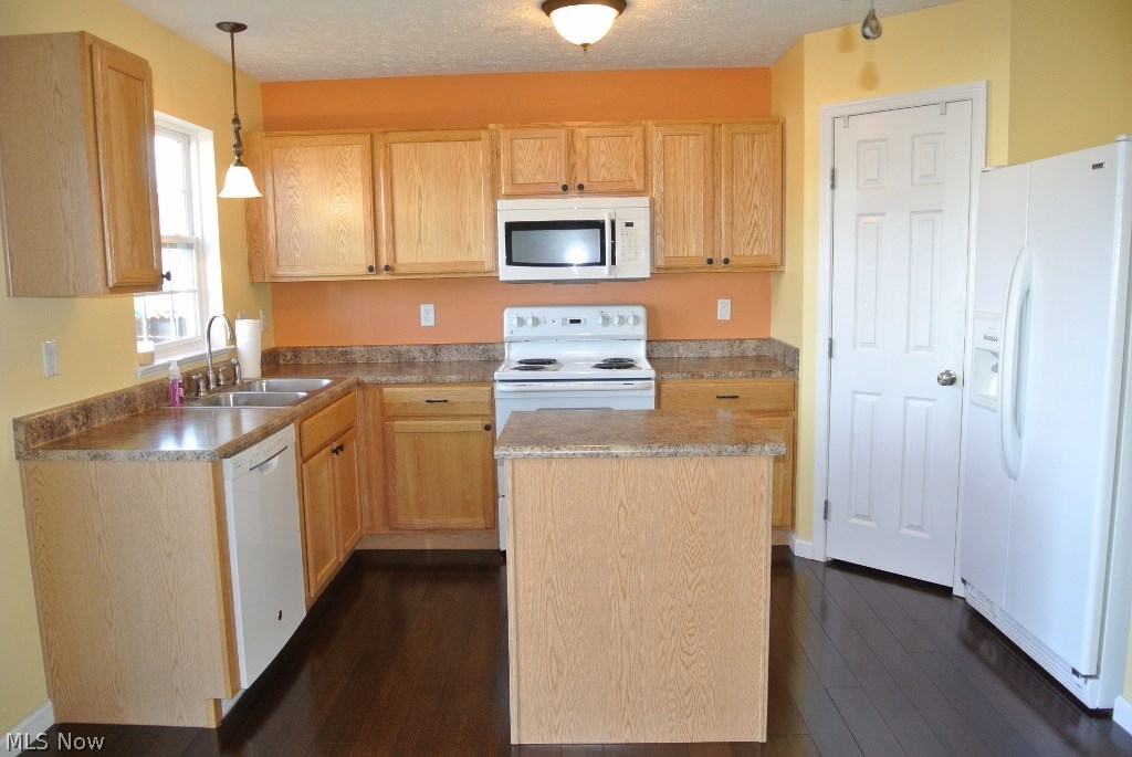 Overlook Condo/Pleasant Lakes - Residential