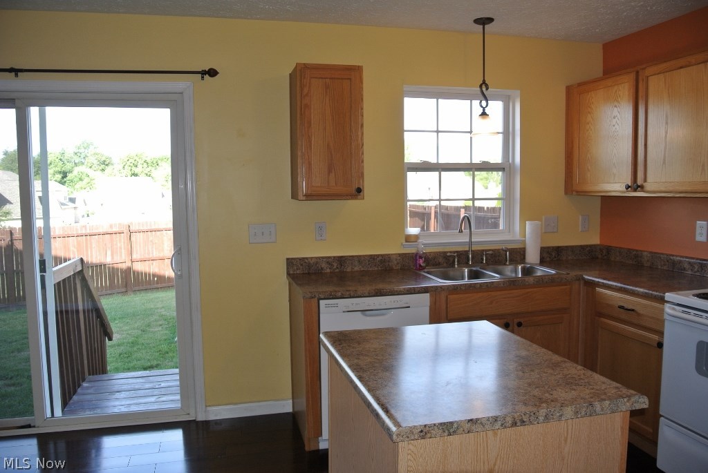 Overlook Condo/Pleasant Lakes - Residential