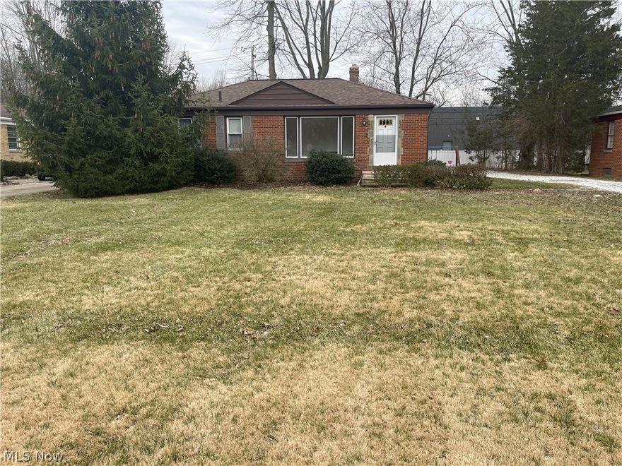 3 bedroom, 1 bathroom ranch home located in a nice, peaceful, and quiet neighborhood. The kitchen and bathroom were renovated last year. Just minutes away from the park, library, shopping, dining, and the highway. Come see this home today!