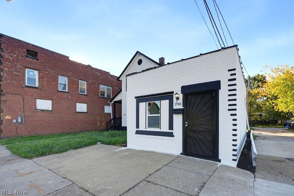290-292 E South Street