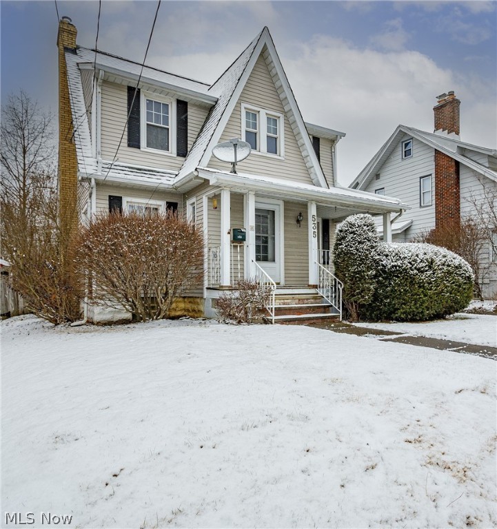 Located in the heart of Firestone Park, this charming colonial home for rent features 3 bedrooms and 1.5 baths. You'll love the eat-in kitchen with the convenient breakfast bar; new refrigerator and stove. The remaining 1st floor boasts both a spacious dining room and living room with a decorative fireplace plus a small foyer. Up to the 2nd floor, you'll find 3 bedrooms and a nice sized full bathroom. The basement includes a large recreation area and half bath. The back yard is fully fenced in. 2 car detached garage. Easy access to shopping, parks, schools, expressway. Utilities, lawn/yard maintenance and snow removal are the tenant's responsibility. Pets may be considered for well-qualified applicants - $250 non-refundable pet deposit / $25 monthly pet rental per pet. No indoor smoking permitted. All adult applicants must apply online for credit, background, eviction history - rental requirements are listed on application website. $50 non-refundable application fee per adult applicant. No 3rd party applications permitted. Employment is verified.
