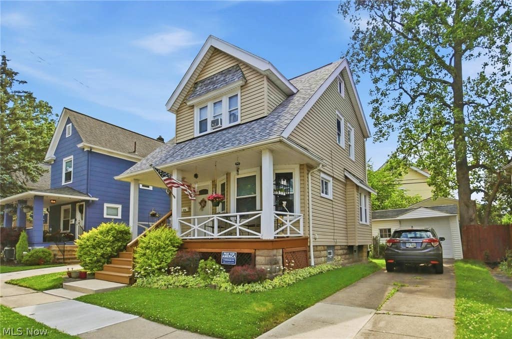 Photo of 1554 Olivewood Avenue, Lakewood, OH 44107 (MLS # 5216611)