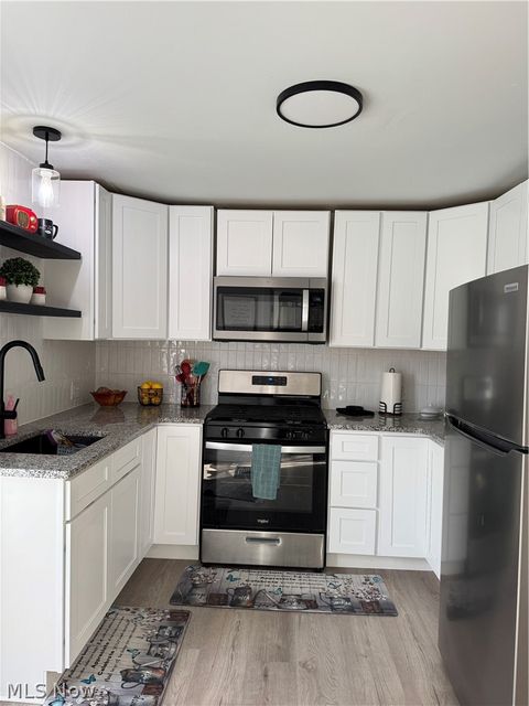 Tiny photo for 825 Oak Avenue SE, Massillon, OH 44646 (MLS # 5221484)