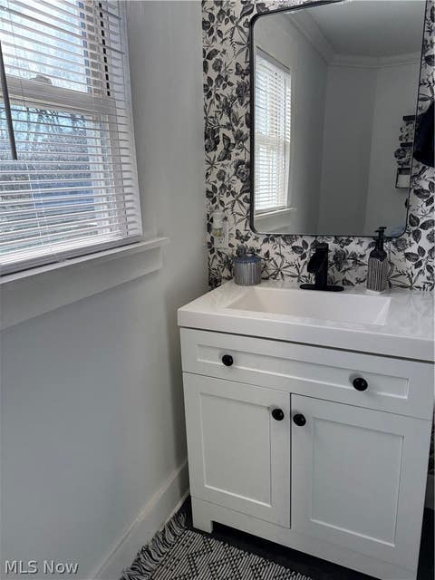 Tiny photo for 825 Oak Avenue SE, Massillon, OH 44646 (MLS # 5221484)