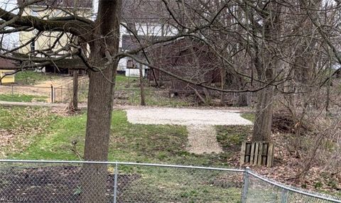 Tiny photo for 825 Oak Avenue SE, Massillon, OH 44646 (MLS # 5221484)