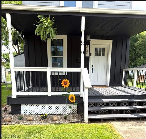 Tiny photo for 825 Oak Avenue SE, Massillon, OH 44646 (MLS # 5221484)