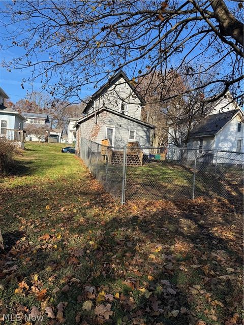 Tiny photo for 825 Oak Avenue SE, Massillon, OH 44646 (MLS # 5221484)
