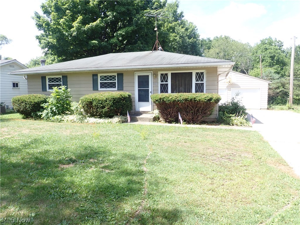 Nice Ranch home in Kent Ohio with a finished basement, big yard, 2 baths and 2 car garage. Enjoy all one floor living, between Kent and Stow. Nice location for getting to class at Kent State or work. Close to route 43, 76, 303 and the turn pike. The Basement is finished and could be a 4th bedroom if needed. Appliances do stay including the washer and dryer. Call for a private showing today before its gone!