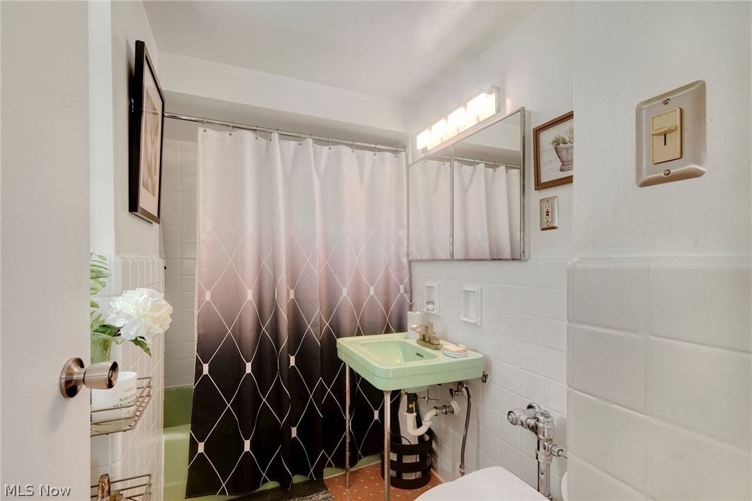 Shaker Towers - Residential