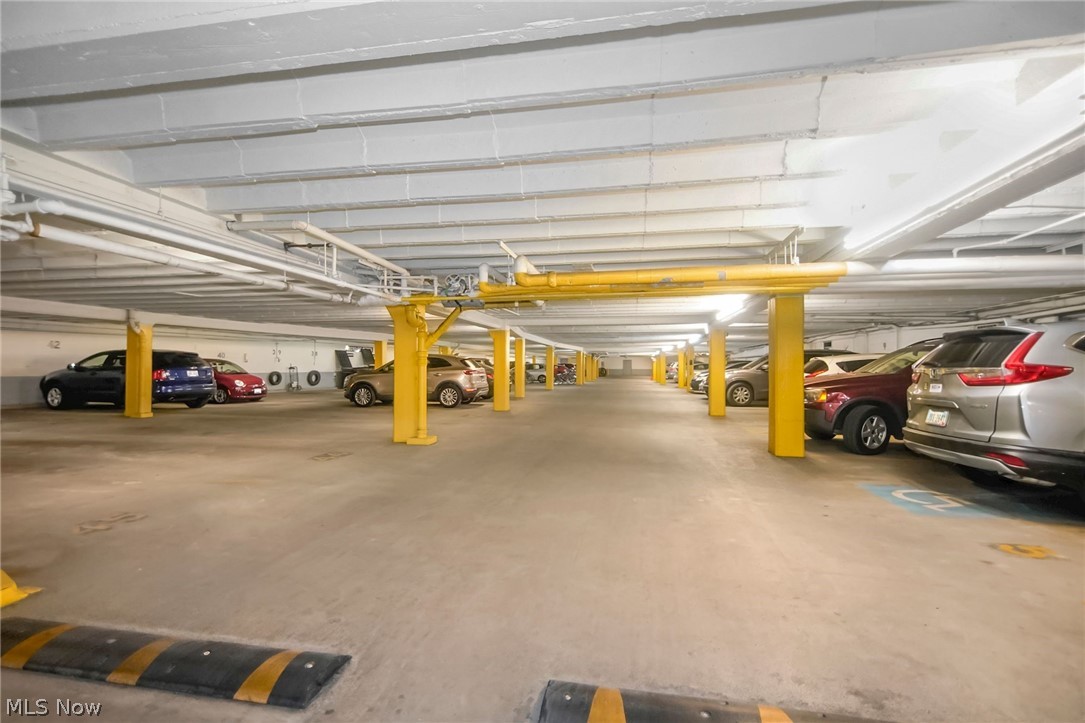 Shaker Towers - Residential