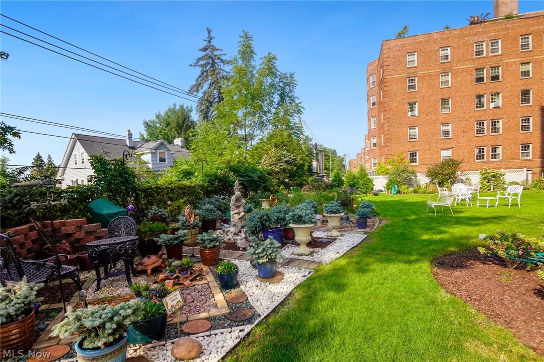 Shaker Towers - Residential