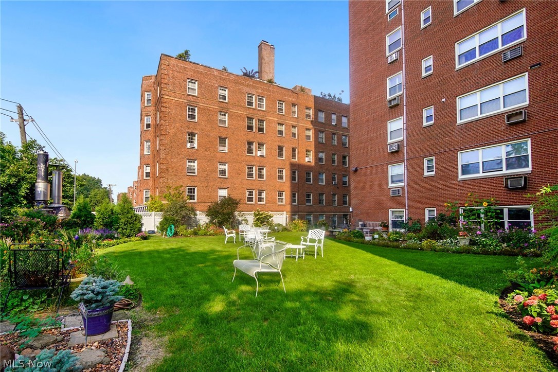 Shaker Towers - Residential