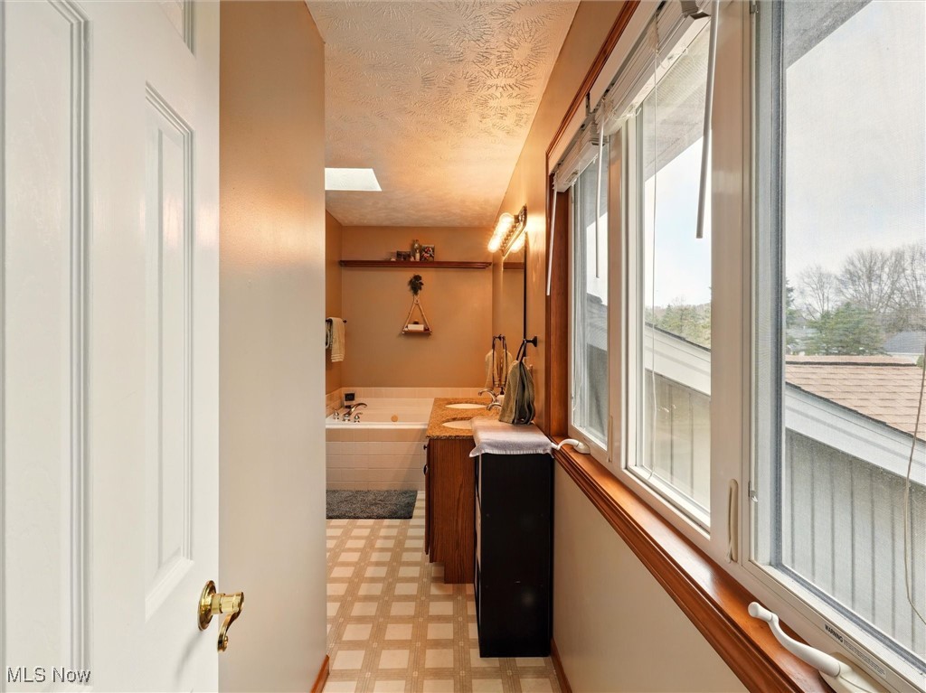 2068 Chimney Ridge Drive, Madison, Ohio image 19