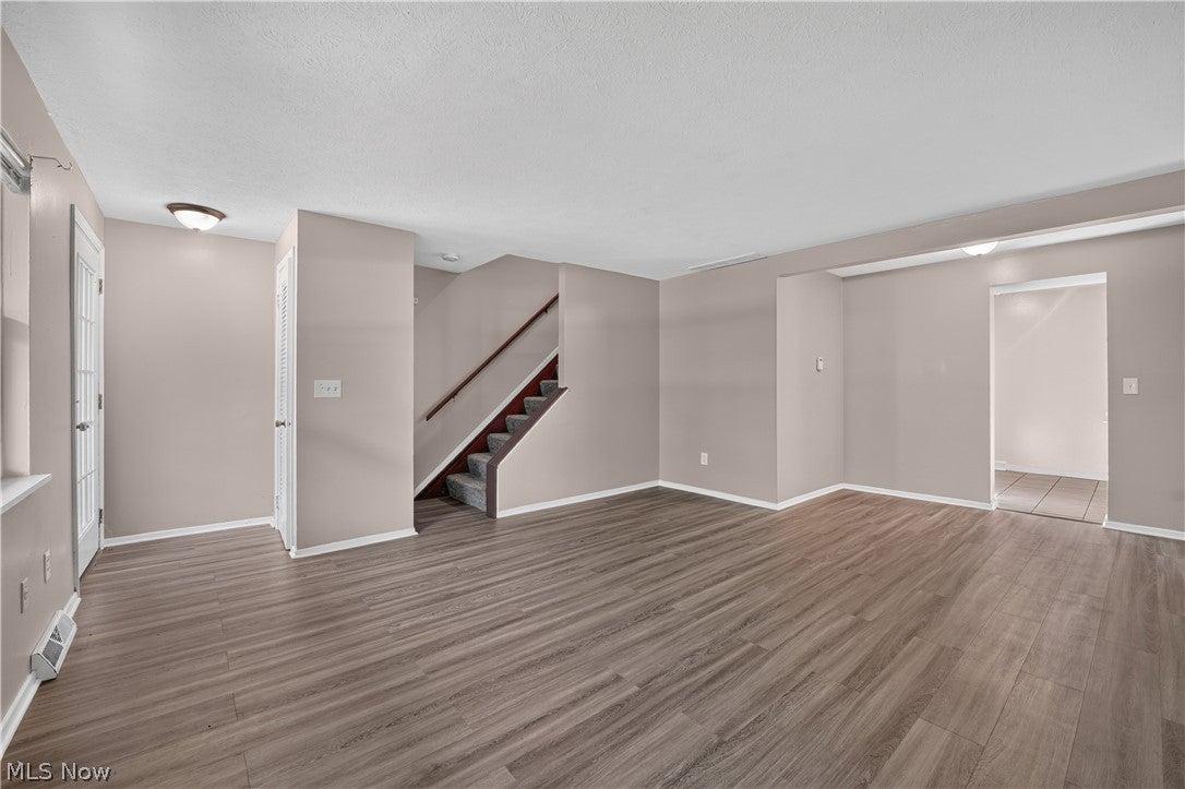 526 W College Street 16