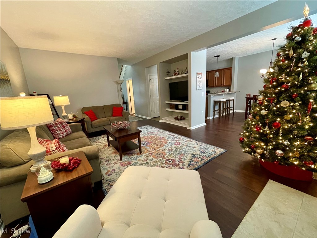 33256 Fairport Drive, Avon Lake, Ohio image 10