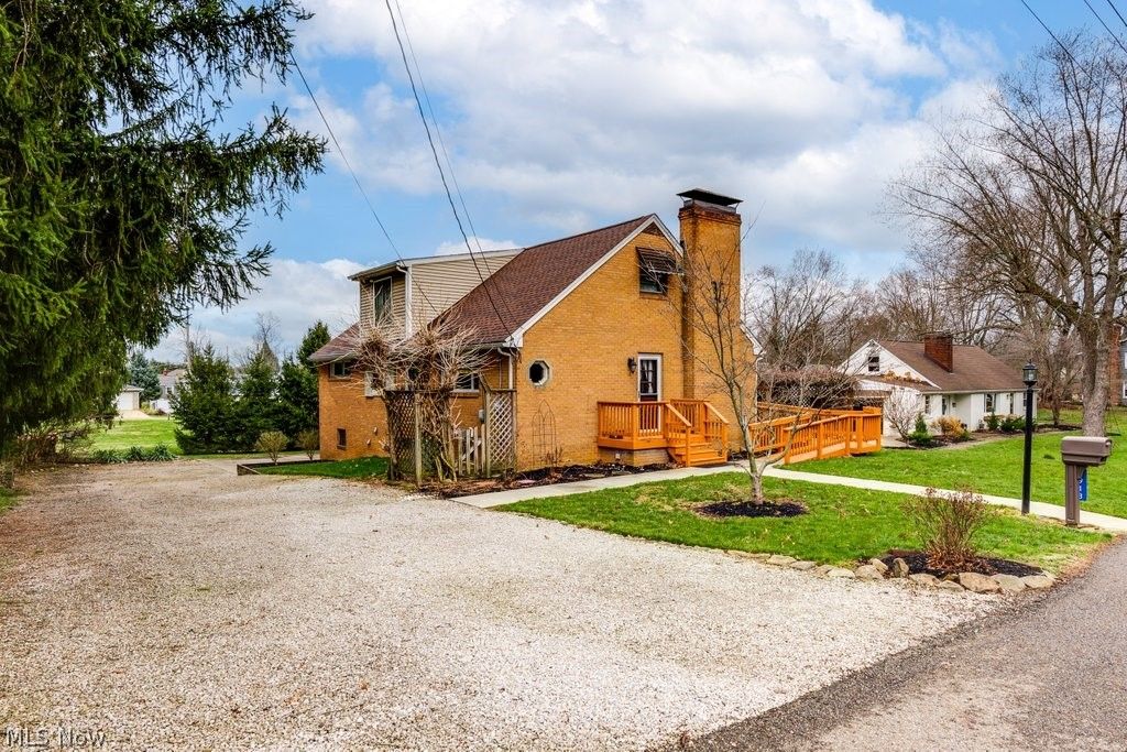 Photo of 5918 Mapledell Street, Canton, OH 44718 (MLS # 5195775)