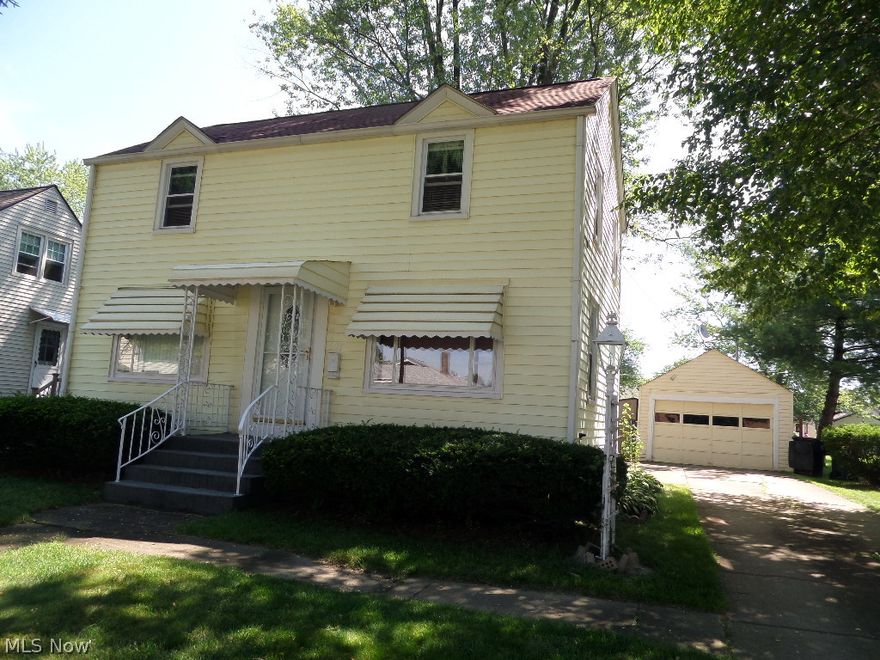 Nice 3 BR, S.E. Warren vinyl 2-story. Furnace & A/C - 2006. Blown - in insulation. Second Bath in basement. Most windows replaced. Glass Block Too. Newer Main bath. First floor BR. has sliders to private deck. Large backyard partially fenced. All appliances stay. 1.5 car garage. 2 Sheds.