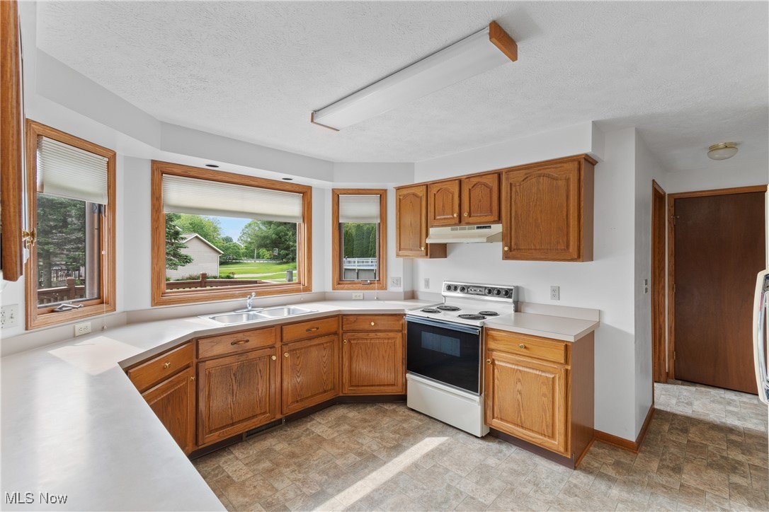 3891 Ramsey Drive, Uniontown, Ohio image 12