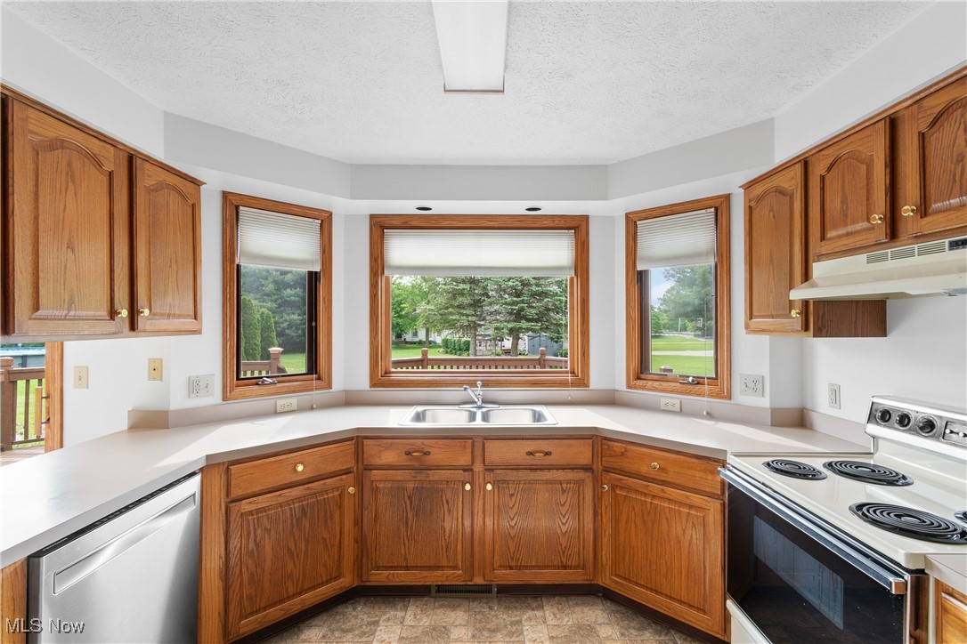 3891 Ramsey Drive, Uniontown, Ohio image 13