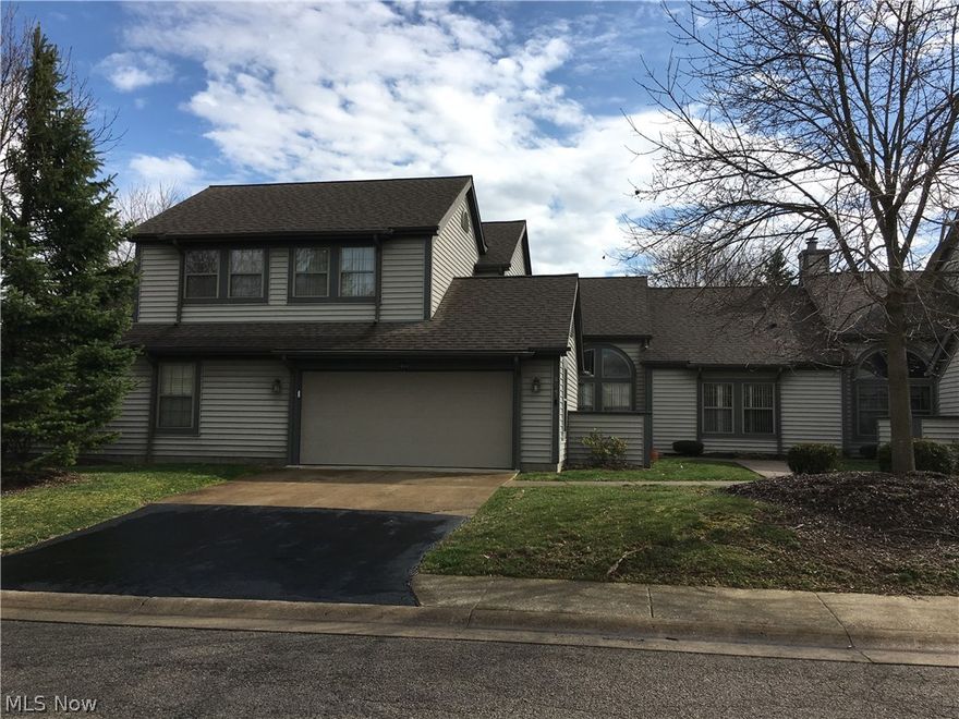 Fabulous 3 bed and 3 Full bath condo with lots of updates. This condo features an amazing open floor plan with Vaulted ceilings and a loft that over looks the entire condo. The kitchen has new Granite counter tops and Stainless Steel Appliances. The master bath has been updated beautifully and has a new skylight. It has 3 large bedrooms, a loft and still room for a dinning area and over 2000 sqft so you will more than enough space.