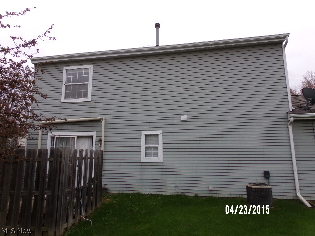 Courtyards Woodbury Condo - Residential