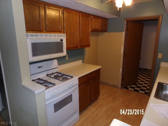 Courtyards Woodbury Condo - Residential