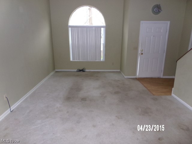 Courtyards Woodbury Condo - Residential