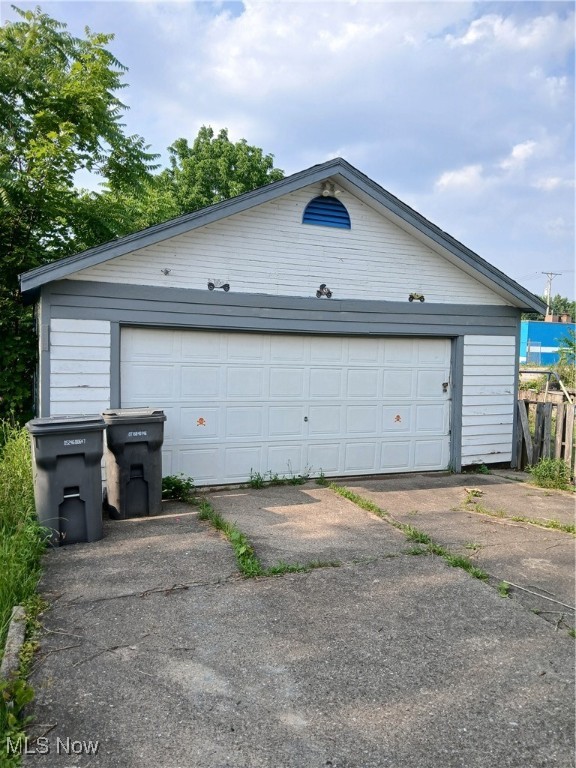 City/Youngstown - Residential Lease