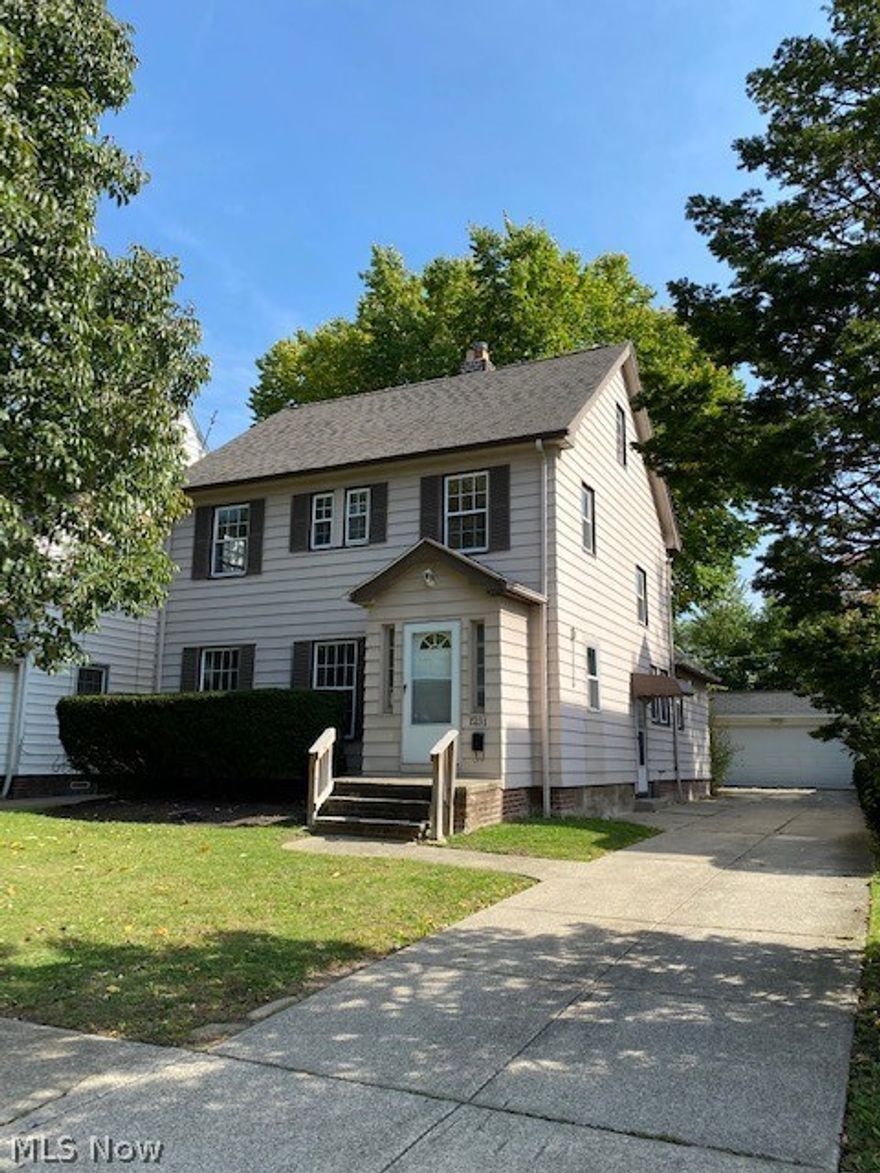Welcome to the beautiful colonial at 1231 Sylvania Rd, Cleveland Heights. This is a very spacious 4 bedroom and 2 full bathroom house with hardwood floors throughout! This home is located on a nice neighborhood in the Ardmore subdivision. Home is in overall great shape and move in ready. House needs a few handyman items but otherwise good condition. Schedule your showing today, this one won't last!