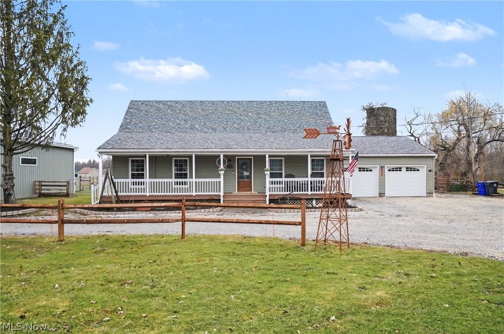 Photo of 4556 Rootstown Road, Ravenna, OH 44266 (MLS # 5191276)