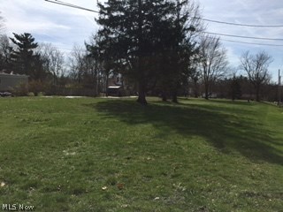 Village/Chardon 03 - Land