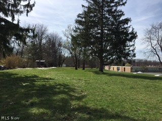 Village/Chardon 03 - Land