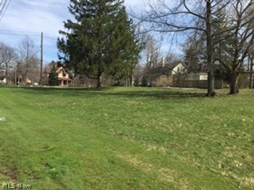 Extra Large Buildable Lot just south of the church and almost across from the high school. Within walking distance of downtown
Chardon (Only 18 houses away from the Chardon Square). Next door to St Mary's. City water and city sewer, sidewalks, bike
paths, parks. Within short walking distance to the: library, store, shopping, restaurants, fast food, florists, playgrounds, 4
schools, gym, shops/factories/offices!