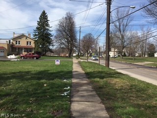 Village/Chardon 03 - Land