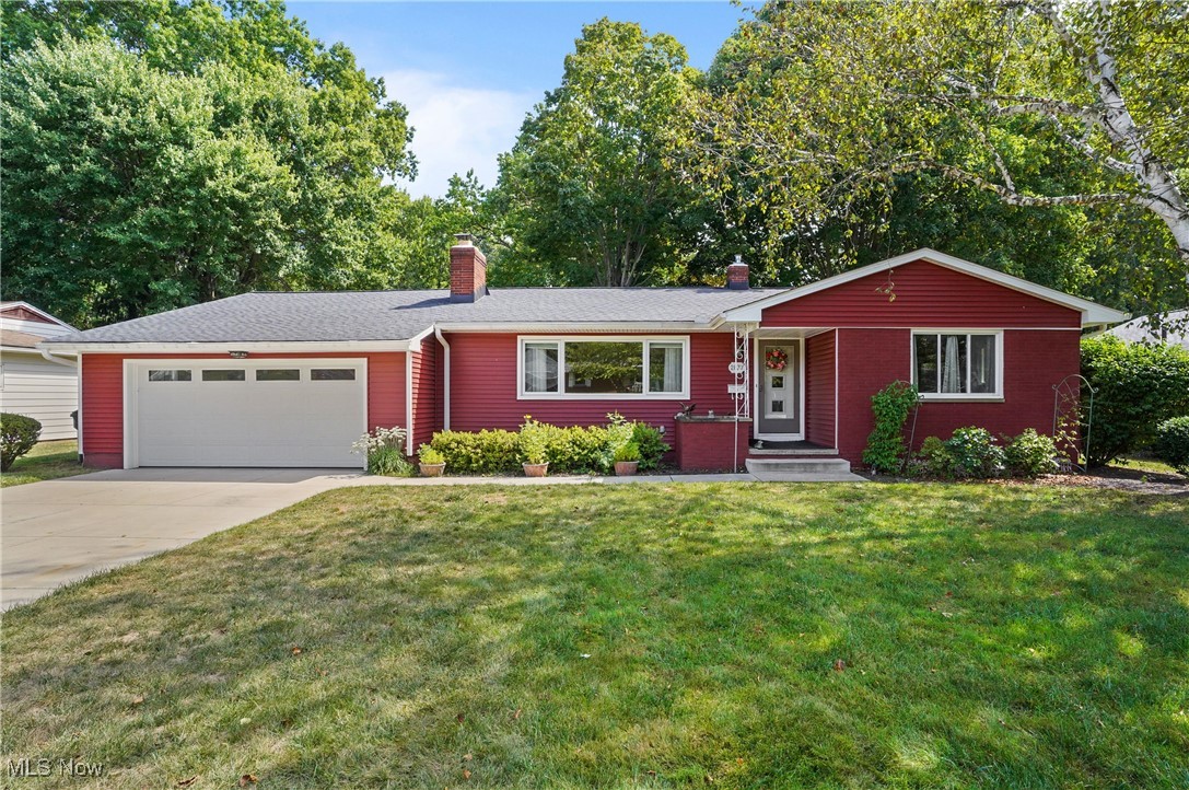 This charming ranch-style home combines comfort, functionality, and timeless appeal. With 3 spacious bedrooms and 3 full bathrooms, there’s room for everyone to enjoy. Step inside to an open, light-filled main floor where the updated kitchen flows seamlessly into the dining and living areas—perfect for everything from casual family dinners to lively gatherings with friends.
The finished lower level expands your options with space for a cozy family room, home office, or recreation area. You’ll also find a partially finished basement, giving you even more flexibility for storage, hobbies, or a workout space. An attached 2-car garage adds everyday convenience. Outside, the fenced backyard is a true highlight—complete with a great deck that’s ideal for summer cookouts, evening get-togethers, or simply relaxing with a cup of coffee. Located in a desirable Silver Lake neighborhood, you’ll love the easy access to the lake, local parks (including a brand-new playground right on the river bend), top-rated schools, shopping, and major highways.
Don’t miss your chance to own this well-maintained ranch that’s ready to welcome you home!