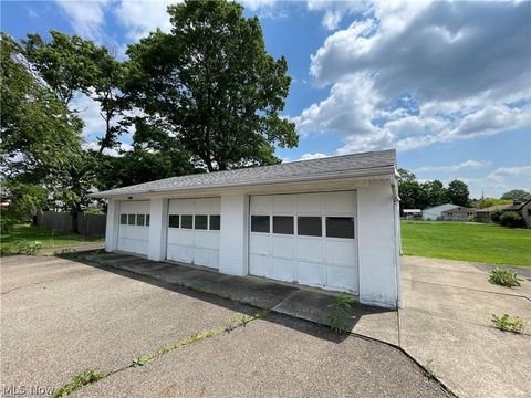 Tiny photo for 233 Kennedy Street, Louisville, OH 44641 (MLS # 5203175)